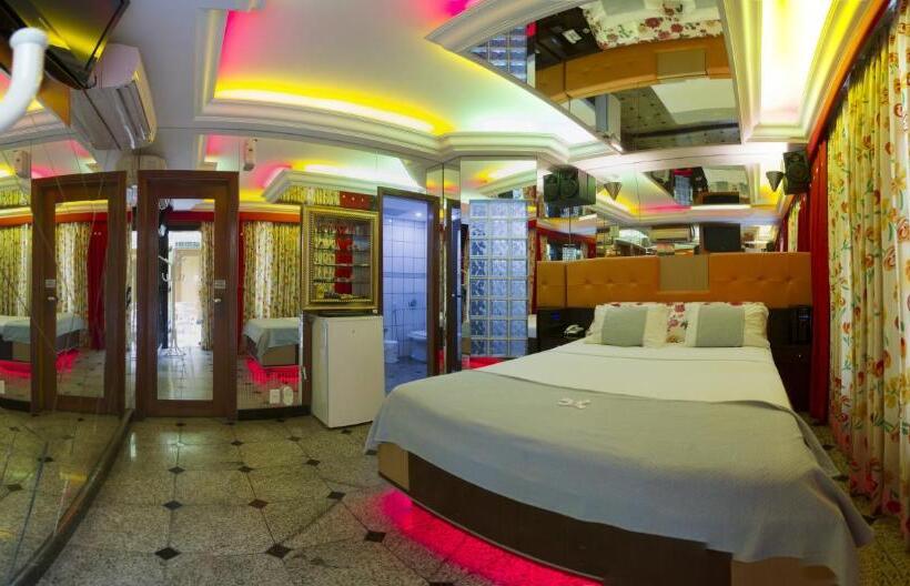 经济房, Status Motel   Check In Livre