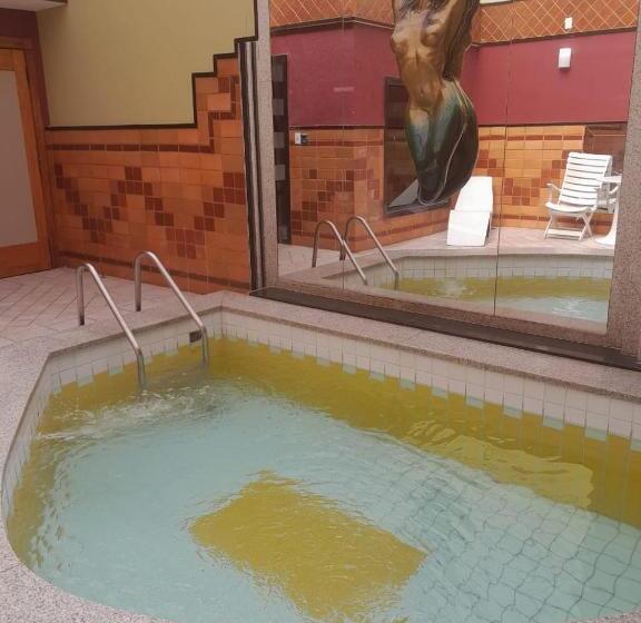 豪华房间, Status Motel   Check In Livre