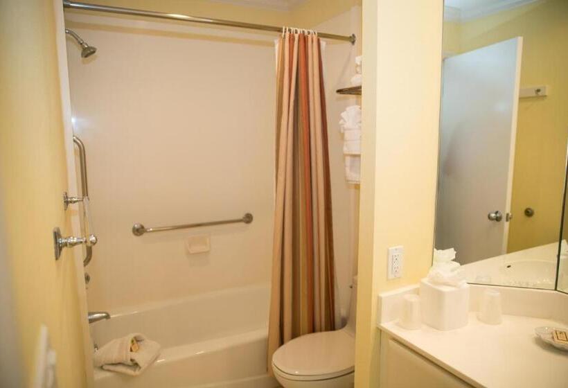 מיטת קינג בסוויטה, Inn At The Beach Venice Florida