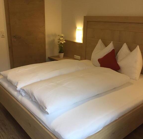 Апартаменты 2 Спальни с Балконом, Garni Ingeborg