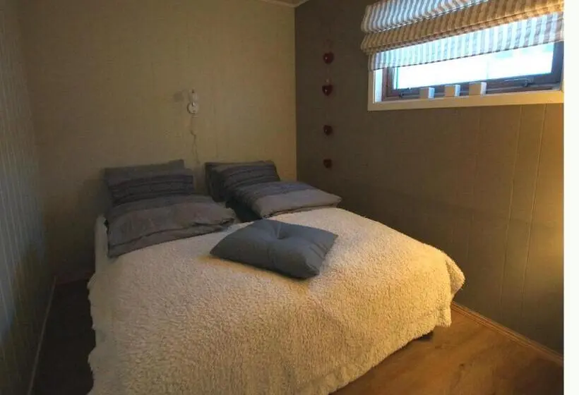Huoneisto 2 Makuuhuonetta, Solheim Fritidsgård