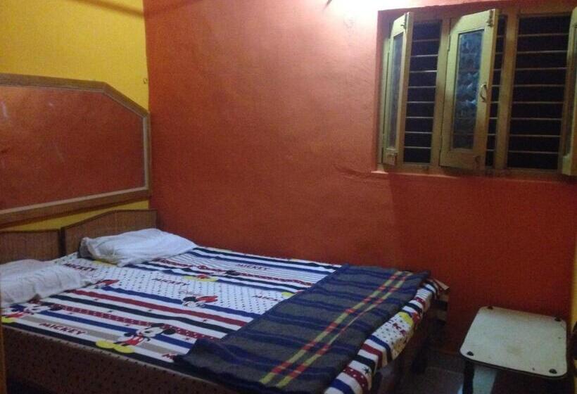 اتاق لوکس, Archana Guest House River View