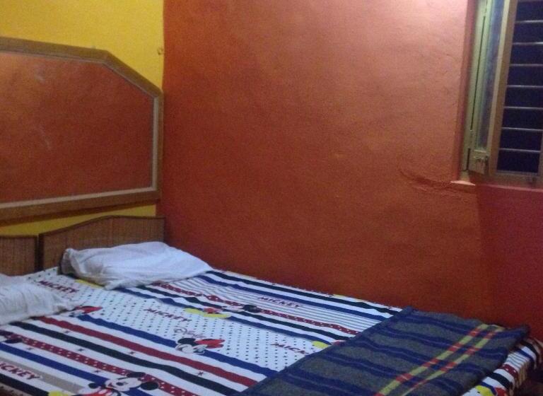 اتاق استاندارد با سرویس بهداشتی مشترک, Archana Guest House River View