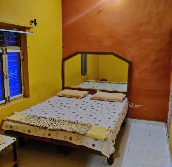 اتاق لوکس, Archana Guest House River View