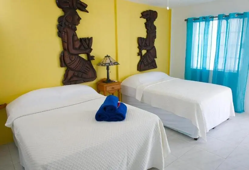 اتاق لوکس با چشم‌انداز استخر, Cosmopolitan Guesthouse