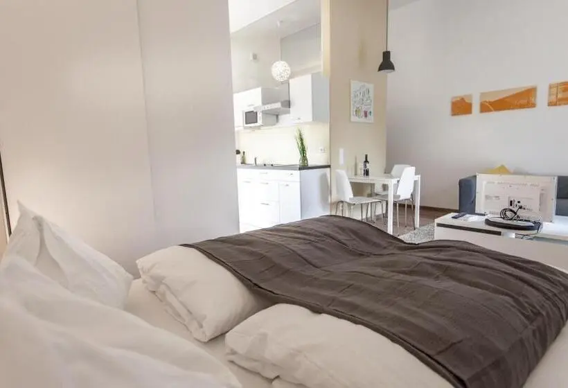 Balkonlu Standart Stüdyo, Studios +