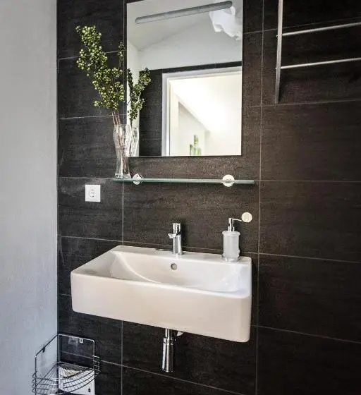 Bahçe manzaralı standart stüdyo, Studios +