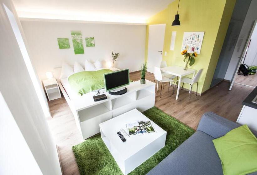 带花园景观的标准工作室, Studios +