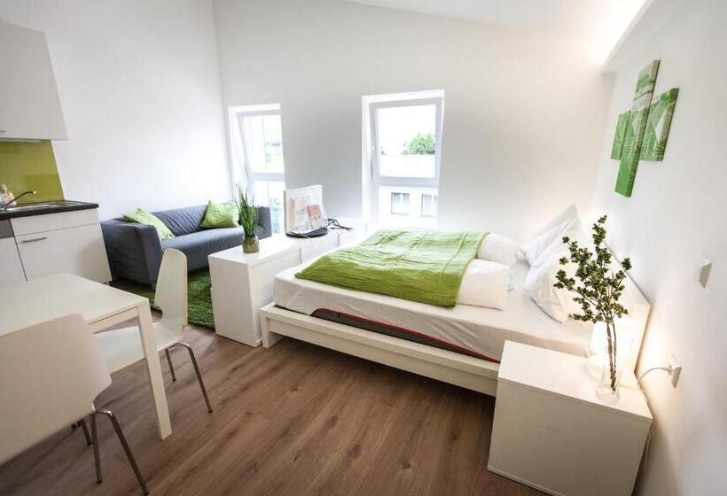 带花园景观的标准工作室, Studios +