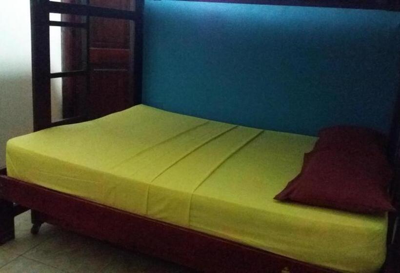 Номер Стандарт Трехместный, Hospedaje Dannita B&b