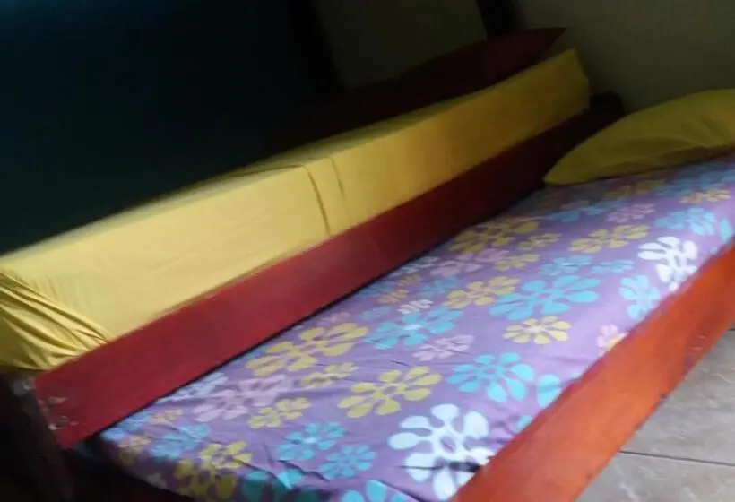 اتاق استاندارد سه نفره, Hospedaje Dannita B&b