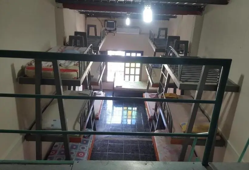 تختخواب در اتاق مشترک, Hospedaje Dannita B&b