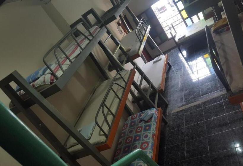 Bed in een Gedeelde Kamer, Hospedaje Dannita B&b