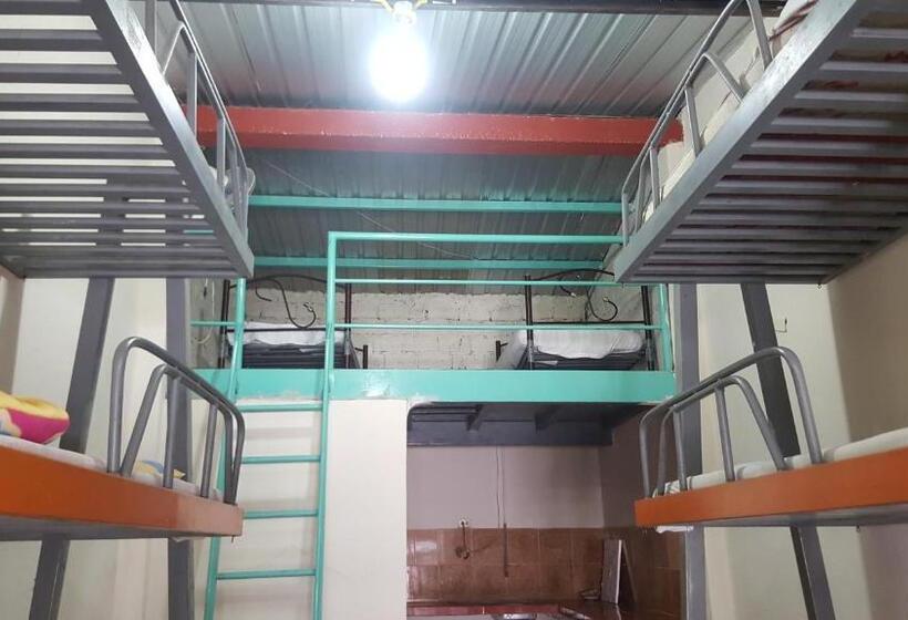 Bed in een Gedeelde Kamer, Hospedaje Dannita B&b