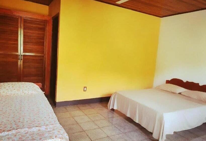 غرفة قياسية مطلّة علي الحديقة, La Purruja Lodge