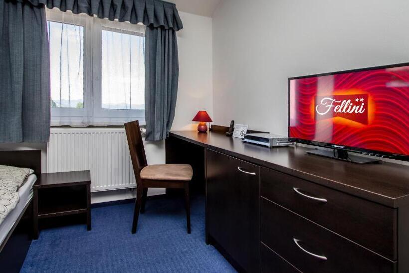 Номер Стандарт Индивидуальный, Garni Hotel Fellini