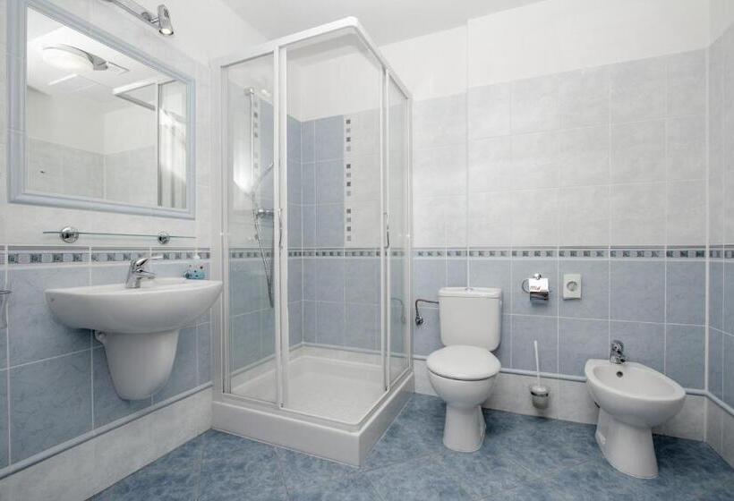 Люкс 2 Спальни, Garni Hotel Fellini