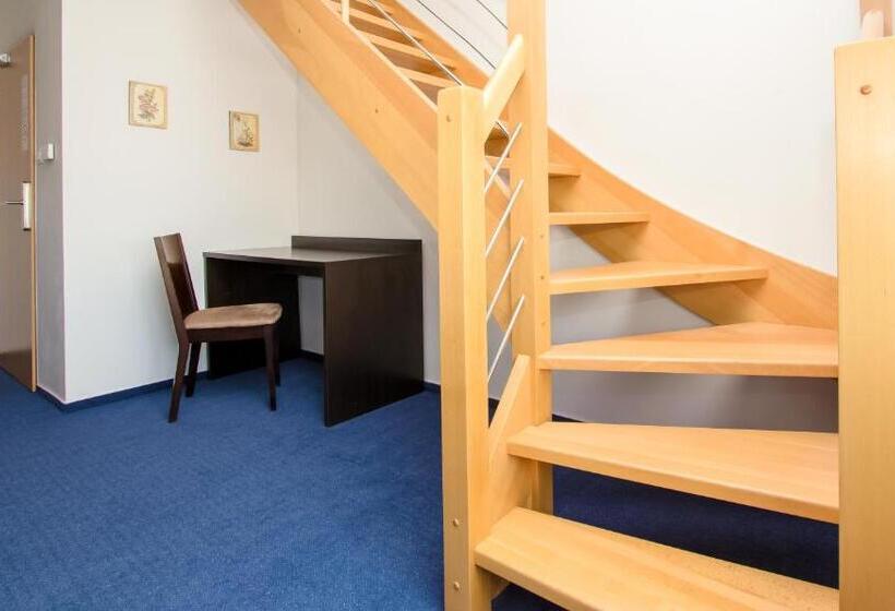 Люкс 2 Спальни, Garni Hotel Fellini