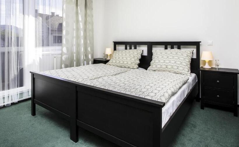 Номер Стандарт с Балконом, Garni Hotel Fellini