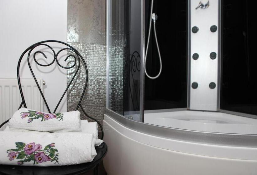 标准间, Il Piccolo Castello Busteni