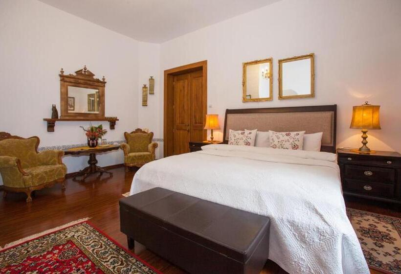 غرفة قياسية, Il Piccolo Castello Busteni