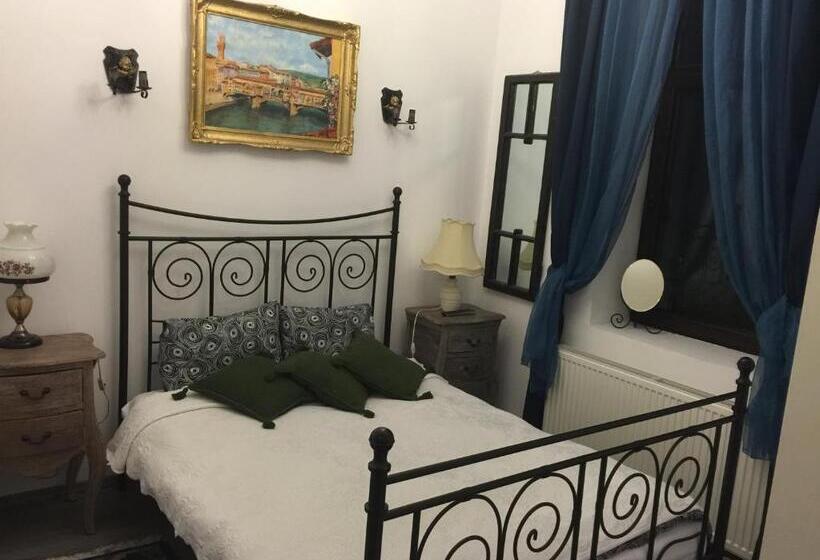 스위트, Il Piccolo Castello Busteni