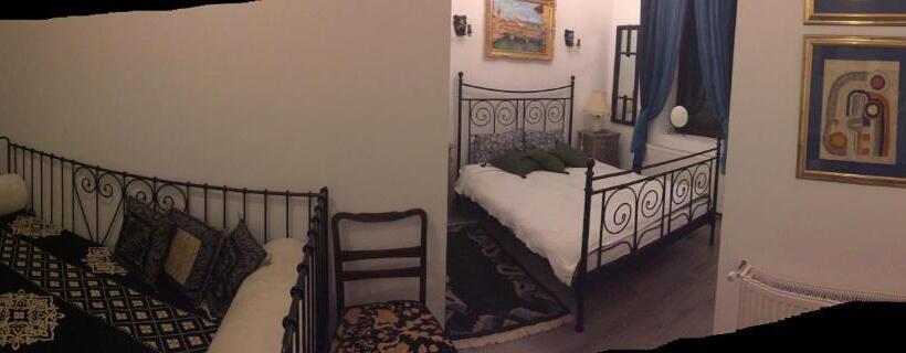 套房, Il Piccolo Castello Busteni