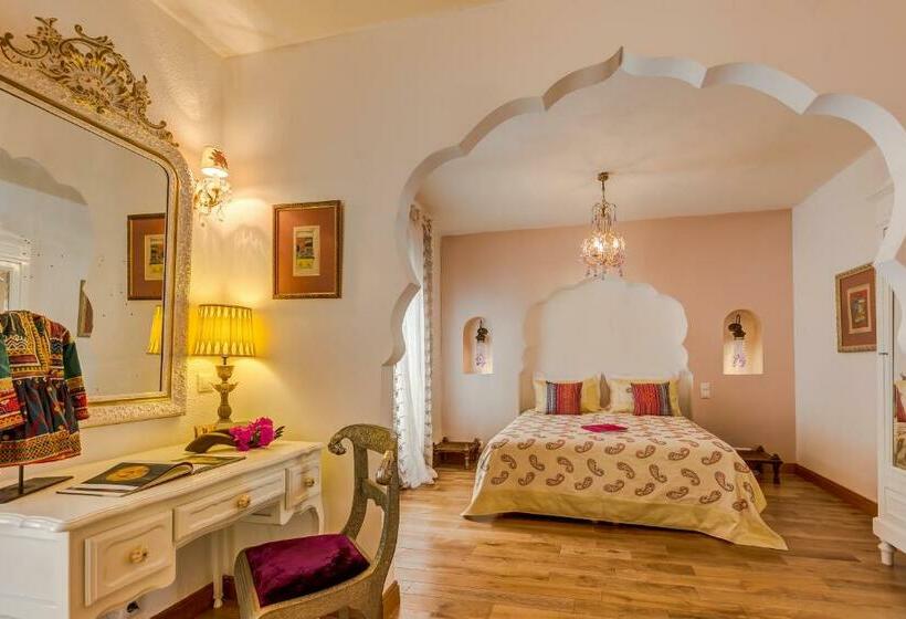 חדר דלוקס, Ipekyol