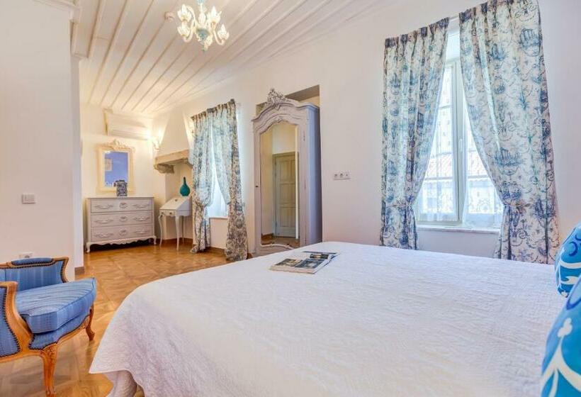 חדר דלוקס, Ipekyol