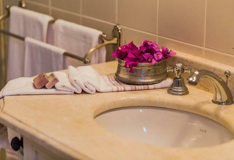 חדר דלוקס, Ipekyol