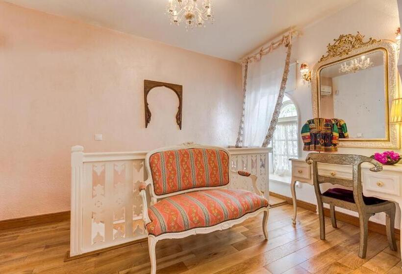 חדר דלוקס, Ipekyol