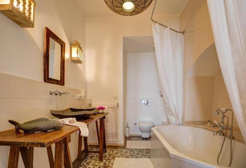 חדר דלוקס, Ipekyol