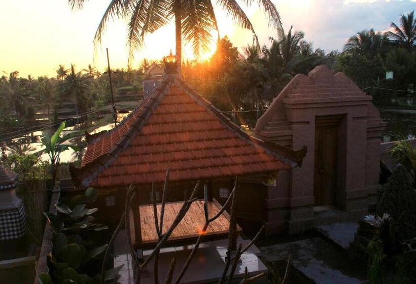 プールビュースタンダードルーム, Villa Bungsil Gading