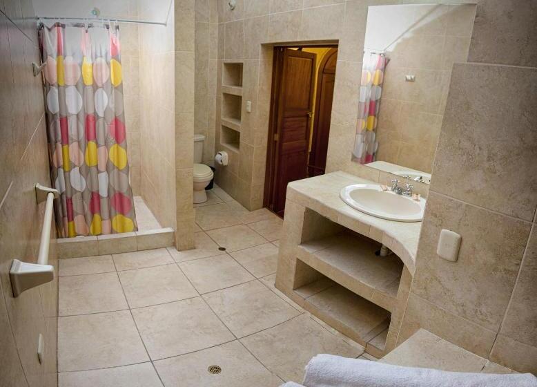 スーペリアールーム, Bubamara Bolivar