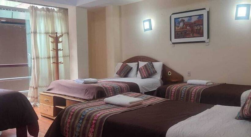 חדר סטנדרט לארבעה, Hostal Urpi