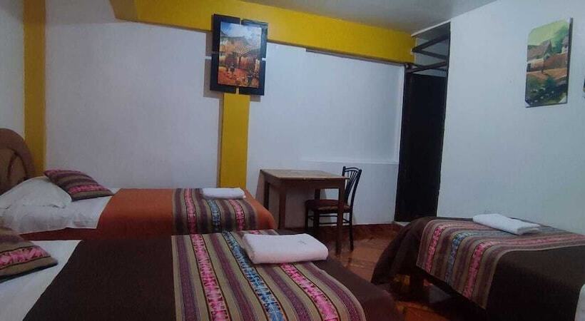 标准三人间, Hostal Urpi