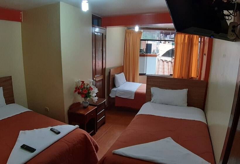 חדר סטנדרט לשלושה, Hostal Urpi