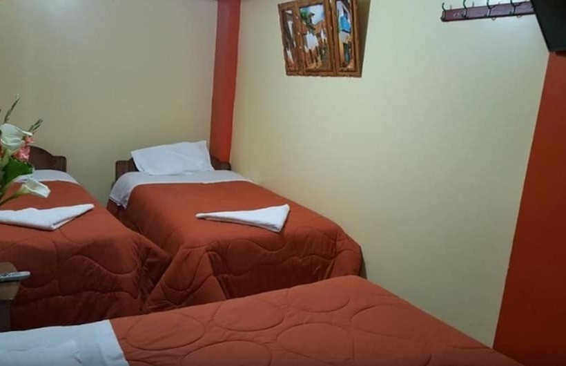 חדר סטנדרט לשלושה, Hostal Urpi