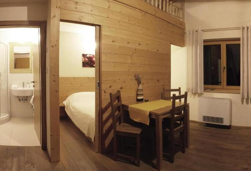 اتاق استاندارد, Farm Stay šibav B&b