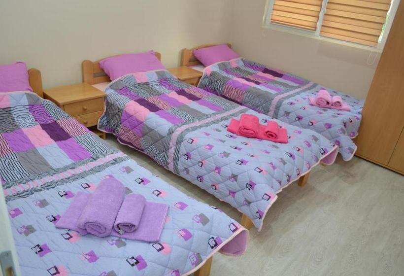 اتاق راحتی سه تخته, Guest House Konak Iris