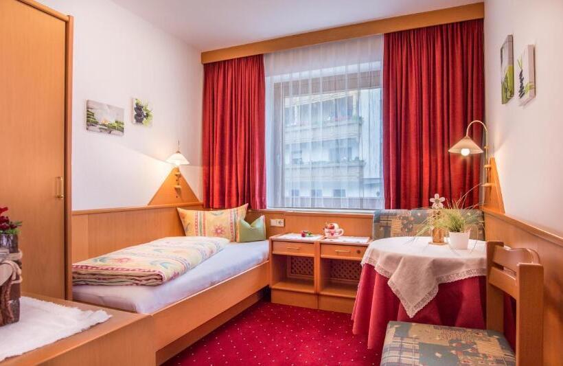 スタンダードシングルルーム, Landhaus Tipotsch