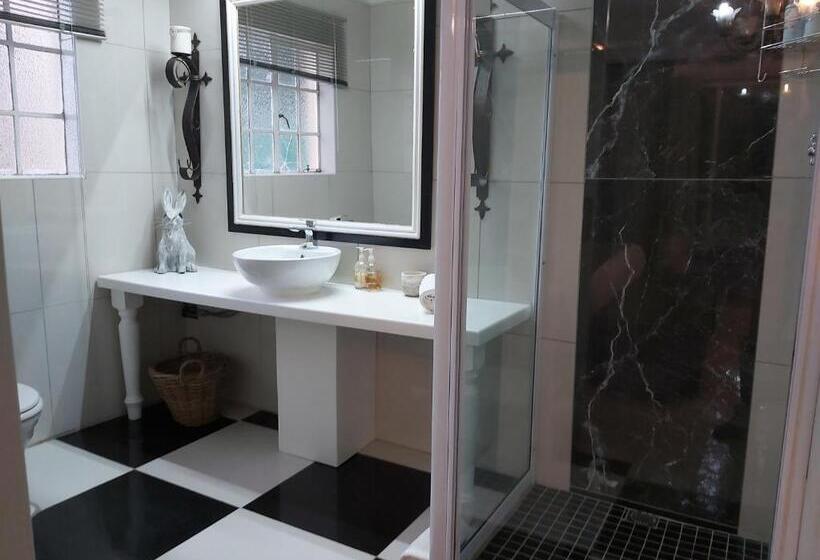 חדר דחוקס עם מיטת קינג, Marrakech Guest House