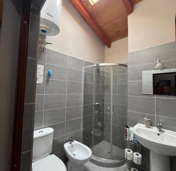 غرفة أساسية ثلاثية, Rooms Emiliano Castle Of Kruja