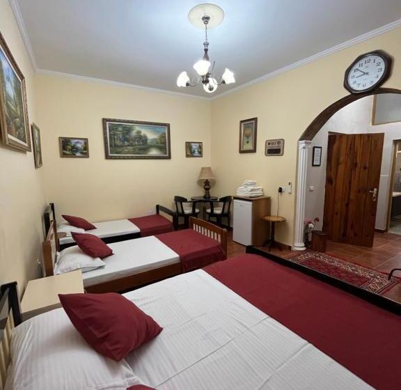 غرفة قياسية رباعية, Rooms Emiliano Castle Of Kruja