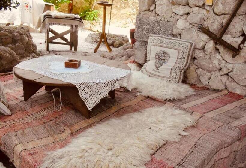 غرفة قياسية رباعية, Rooms Emiliano Castle Of Kruja