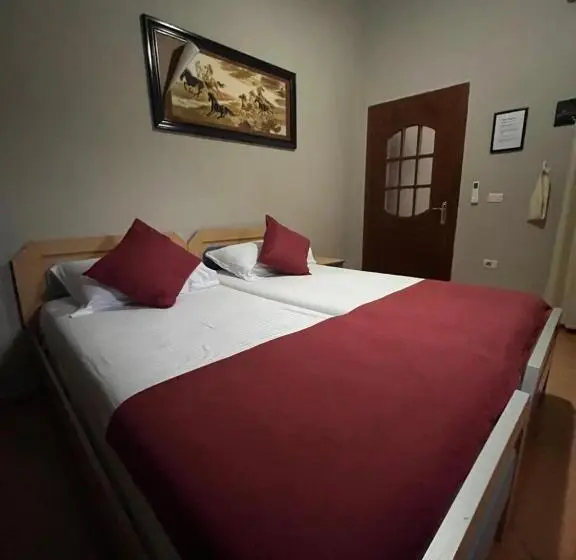 اتاق لوکس, Rooms Emiliano Castle Of Kruja