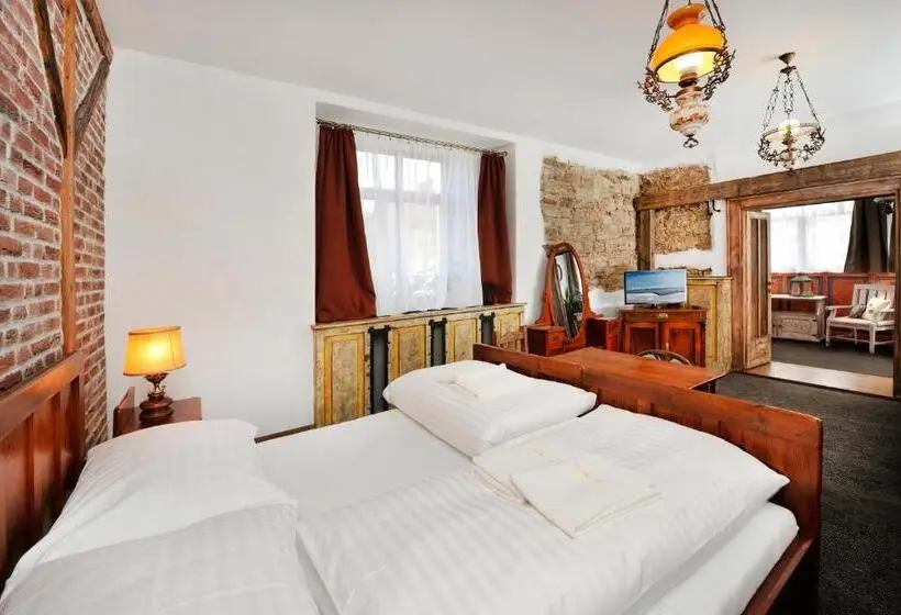اتاق استاندارد سه نفره, Vila U Septima
