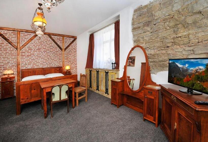 اتاق استاندارد سه نفره, Vila U Septima