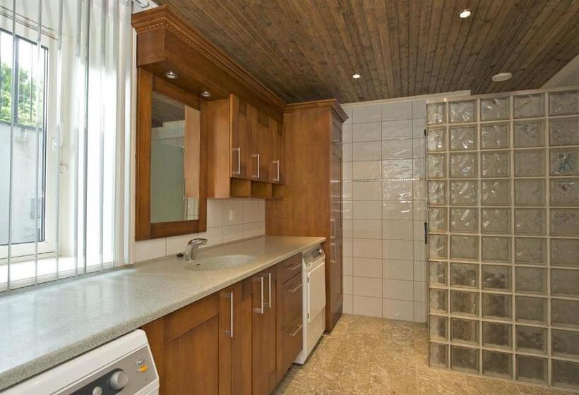 Апартаменты 2 Спальни, Apart