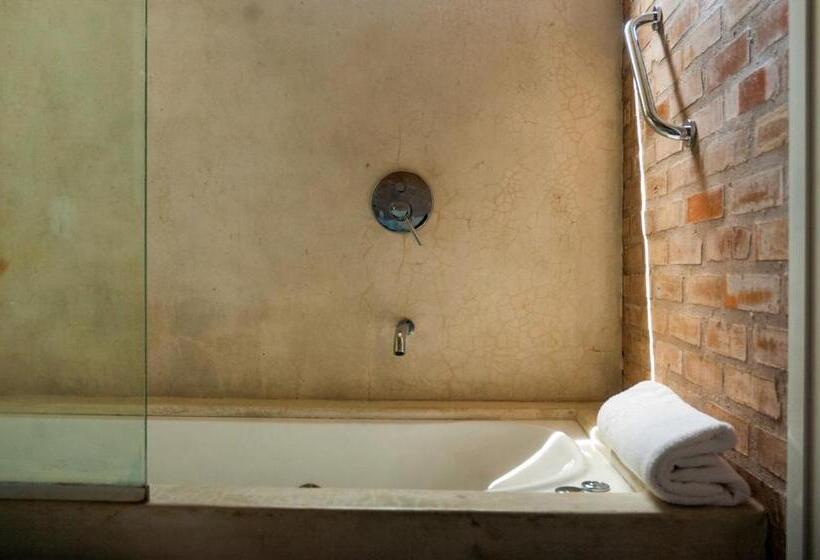 자쿠지 스위트, Il Tano Suites